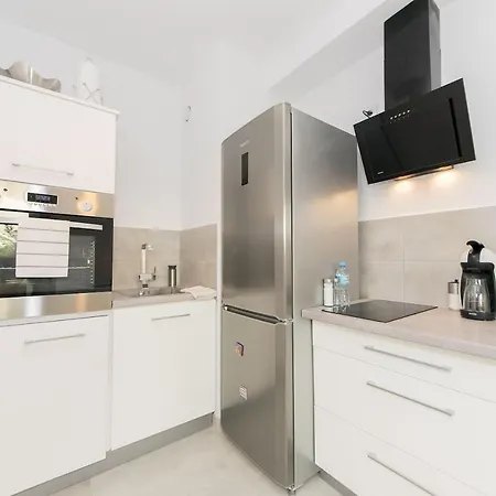 Cosy Studio With Private Garage P4you Pl Krakov