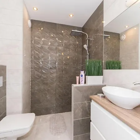 Cosy Studio With Private Garage P4you Pl Krakov
